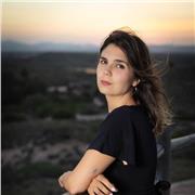 Profesora de asignaturas en la ESO, Bachillerato y de todas las edades.